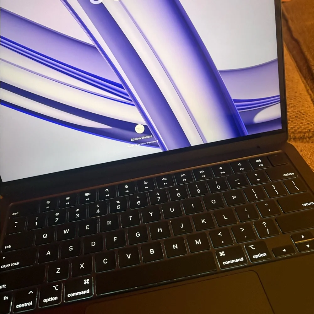 Apple MacBook 2022-Midnight-M2 Chip